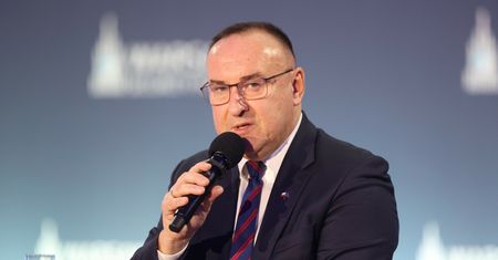 "Skandaliczne". Polska 2050 wydaje oświadczenie po odejściu europosła