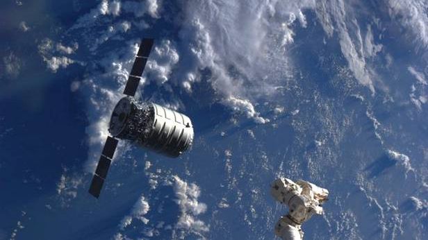 Wtorkowy Kurier Kosmiczny: Polak poleci w Kosmos, ile kosztuje meteoryt i kosmiczny korek przy ISS 1