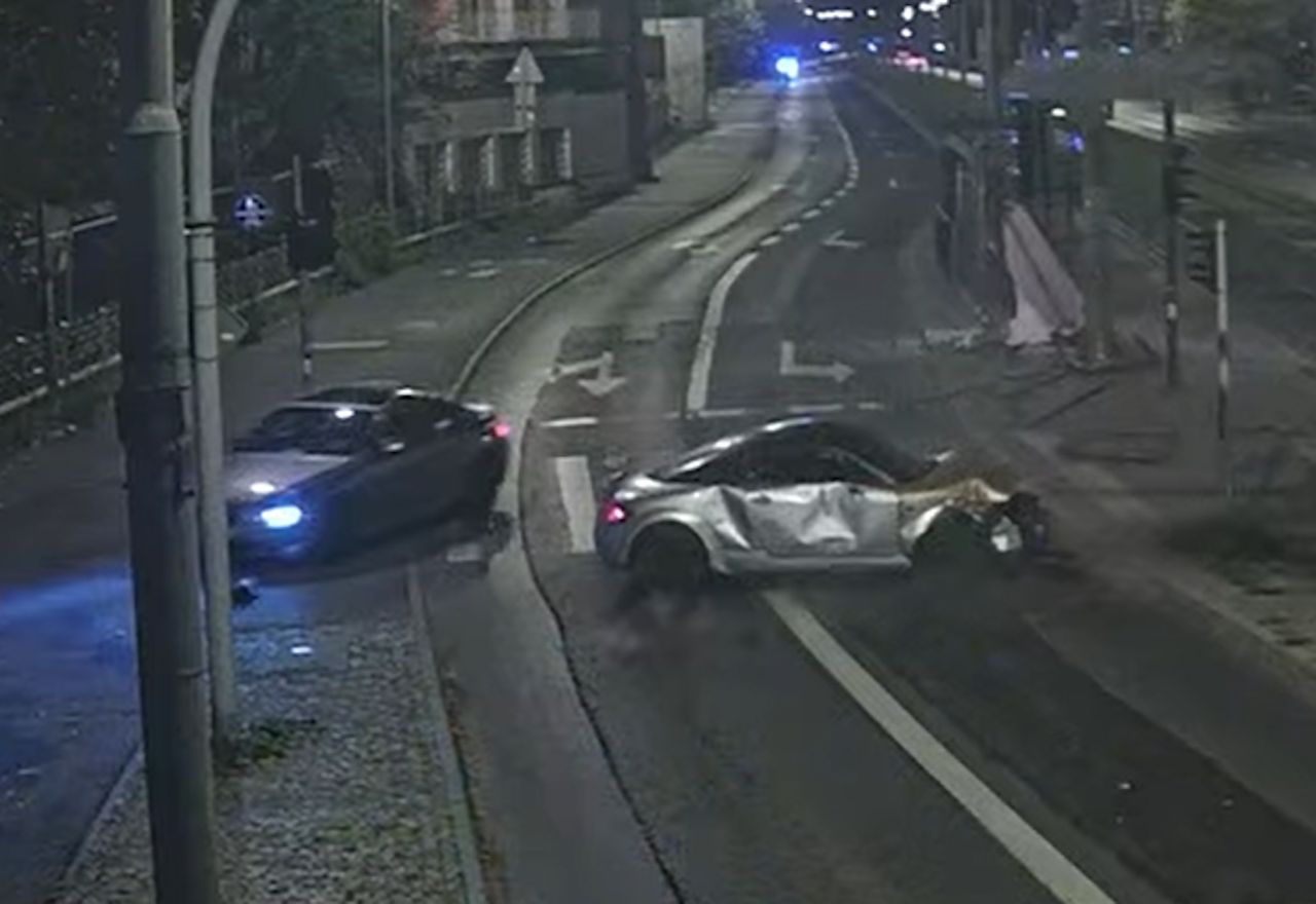 Nocny rajd 29-latki w Audi zakończony na przystanku. Wiadomo, dlaczego uciekła