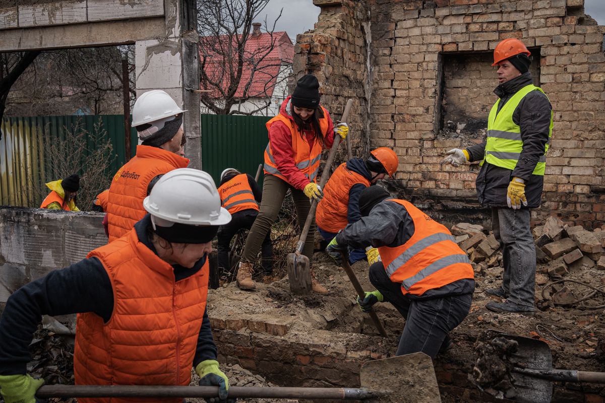 Українські волонтери Photo by Adri Salido/Anadolu Agency via Getty Images)