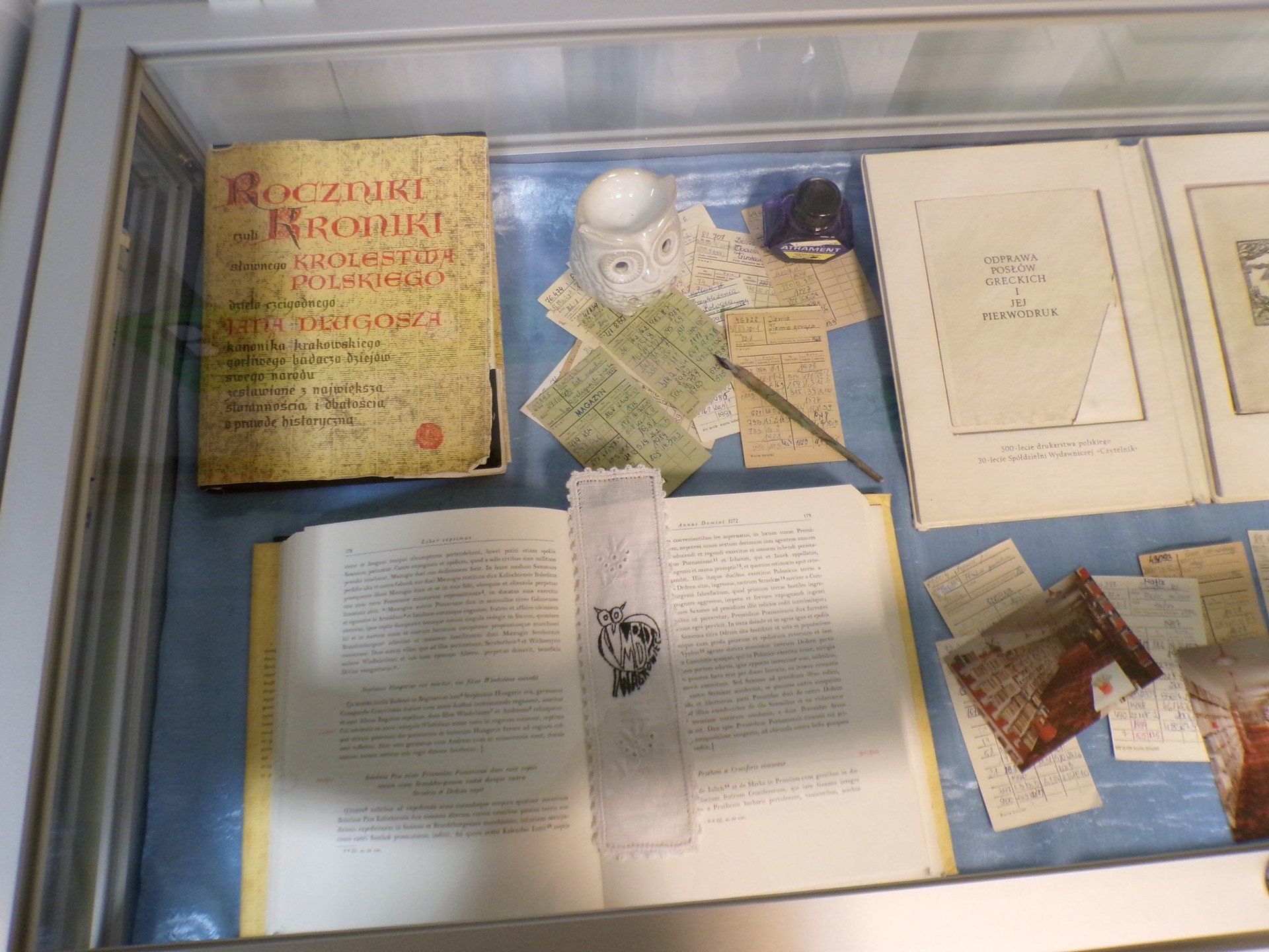 Pamiątki z 80 lat działalności biblioteki