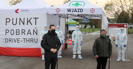 Koronawirus w Polsce. Mateusz Morawiecki dziękuje żołnierzom WOT