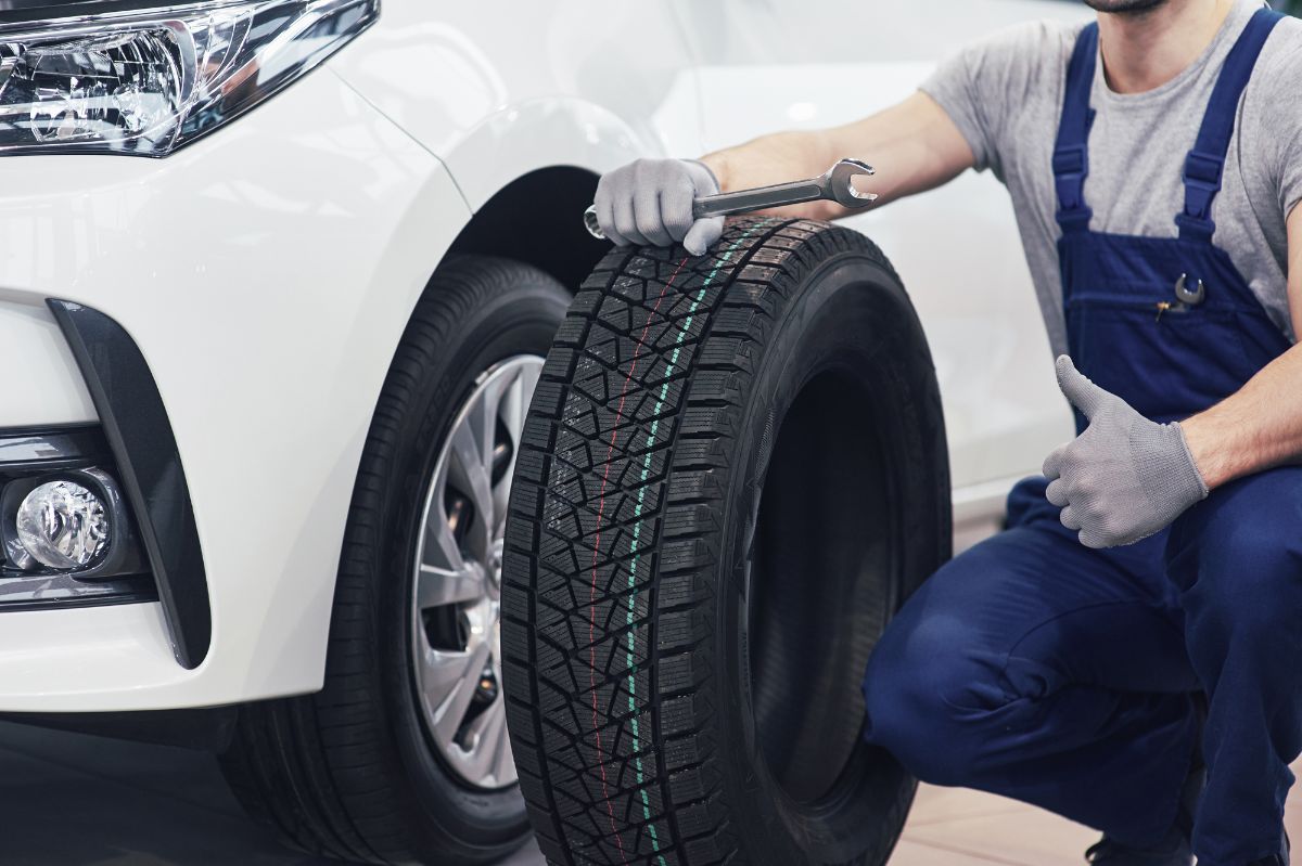 The tires have special dots in different colors.