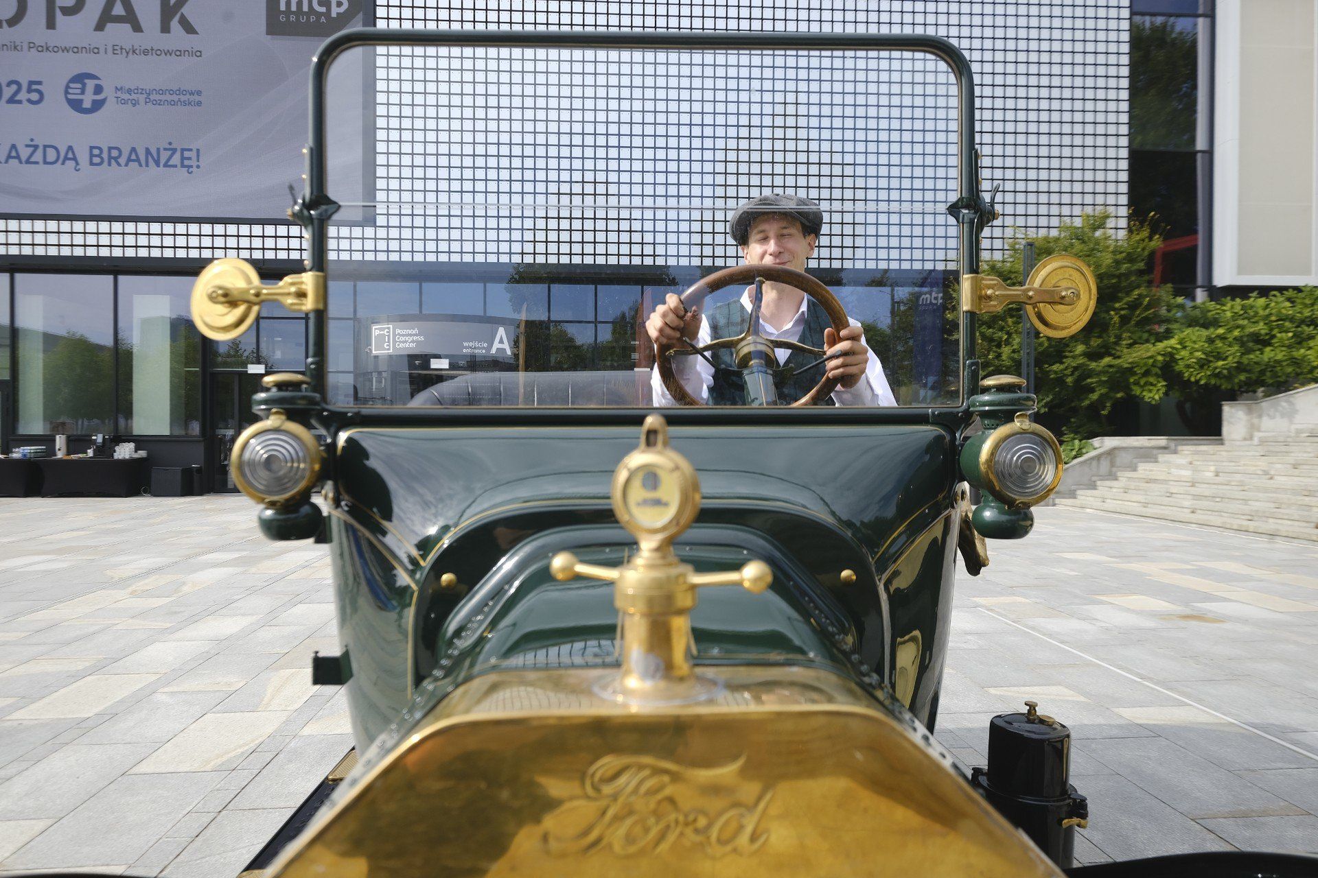 Retro Motor Show 2025 w Poznaniu rozpoczyna się 19 września