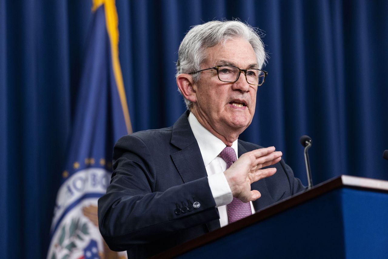 Federal Reserve Board Chairman Jerome Powell holds a news conference after the Fed agreed to raise interest rates by half a percentage point at the William McChesney Martin Jr. Building in Washington, DC, USA, 04 May 2022. It is the biggest interest rate hike in 20 years. EPA/JIM LO SCALZO Dostawca: PAP/EPA.