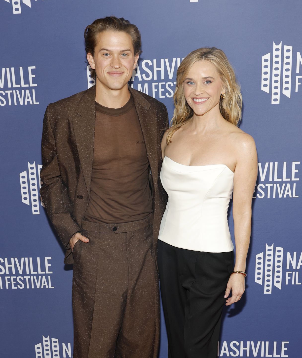 Reese Witherspoon z synem 