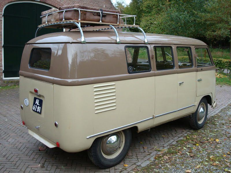 VW Bus T1 z 1952 r. posiadał tylko jedno światło hamowania umieszczone pośrodku.