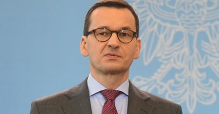 Mateusz Morawiecki oburzony zniszczeniem krzyża na grobie ostatniego Żołnierza Wyklętego