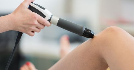Fala uderzeniowa - przebieg, efekty, wskazania, przeciwwskazania, skutki uboczne