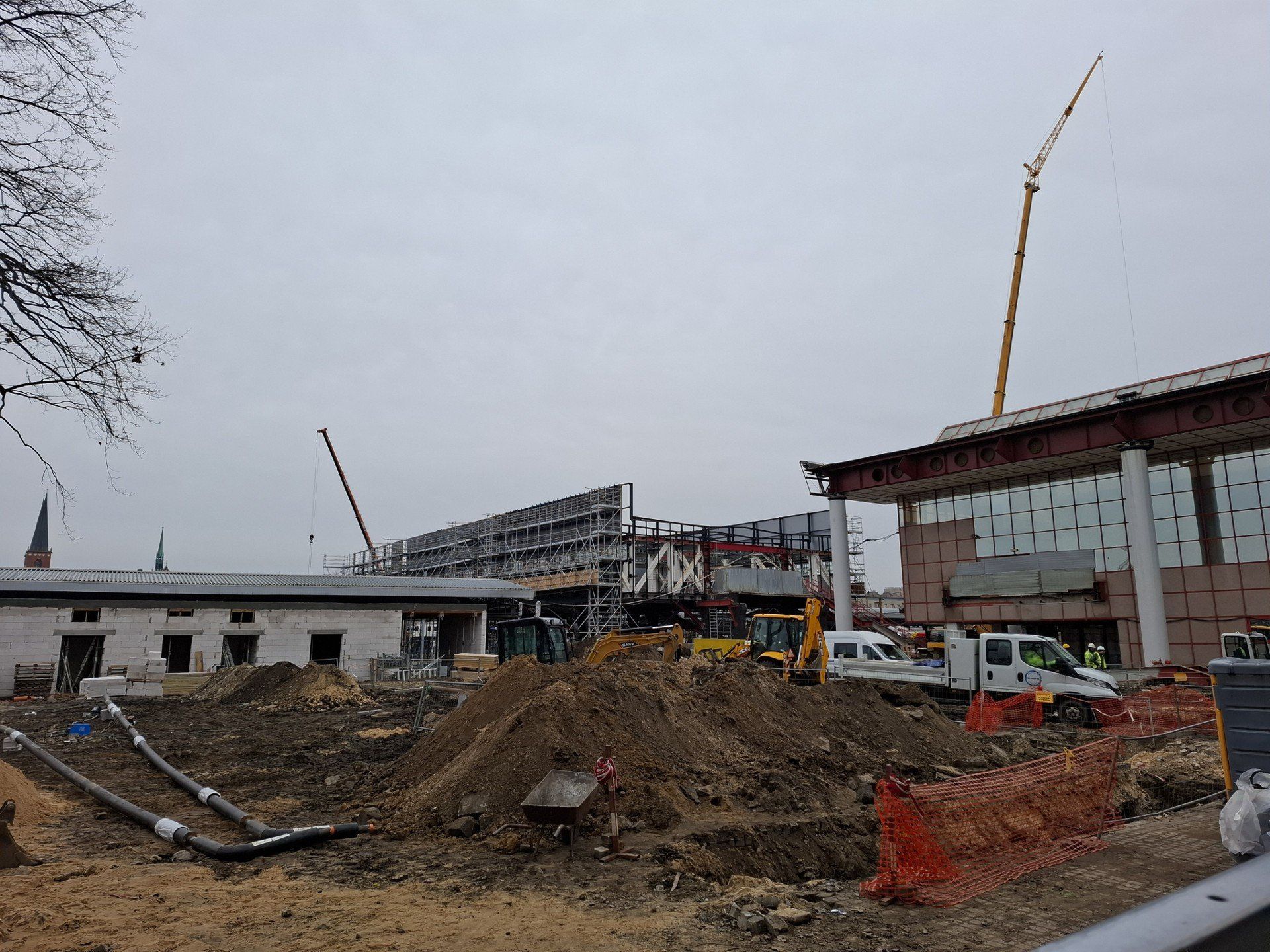 Tak powstaje nowy dworzec PKP w Częstochowie. Dużo dzieje się na budowie. Zdjęcia z piątku 21 listopada
