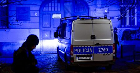 Postrzelił kolegę na służbie. Są nowe informacje o policjancie