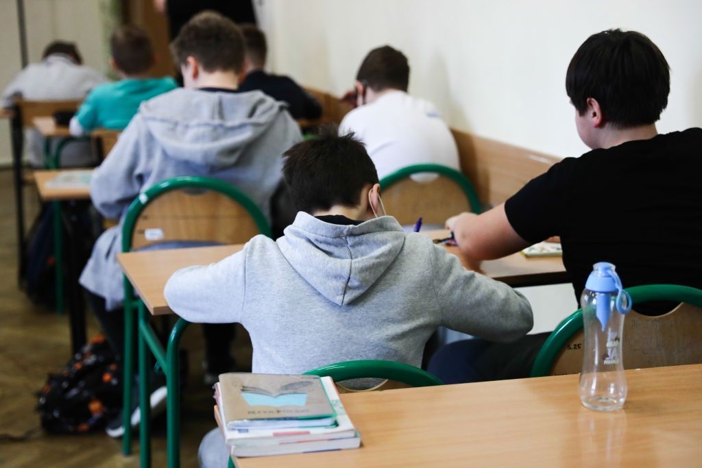 Sklepiki prowadzone przez uczniów i lektura sprzed 100 lat. Jest pomysł na finanse w szkołach