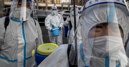Tylu zakażeń nie było od dawna. COVID-19 nie odpuszcza Chinom