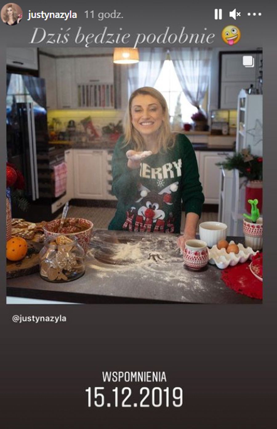 Justyna Żyła piecze świąteczne ciasteczka