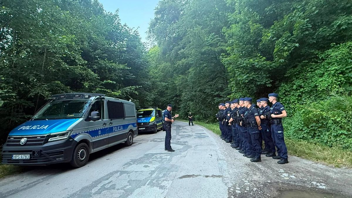 Tragedia pod Kielcami. Znaleziono ciało 64-latki, trwa obława za