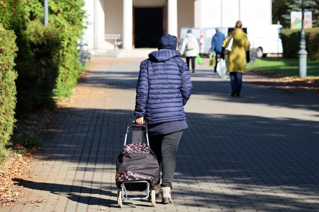 Coraz więcej groszowych emerytur. Problem dla ponad 400 tys. seniorów