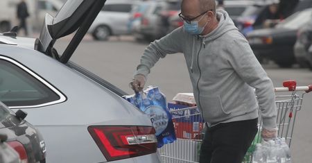 Połowa Polaków chce powrotu niedziel handlowych