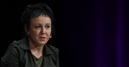 Olga Tokarczuk i profesorowie apelują. "TAK" dla zakazu hodowli zwierząt futerkowych