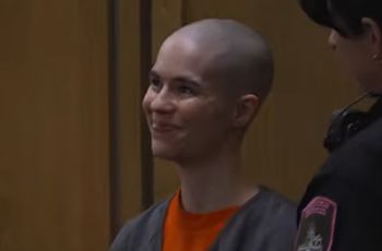 Została skazana za zabójstwo ojca. Tak zareagowała