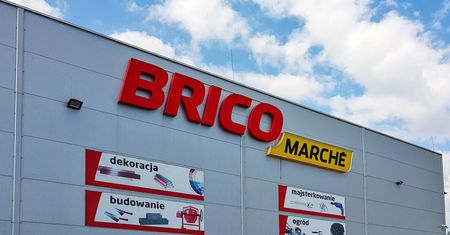 Zakaz handlu w niedziele omijają już nawet markety budowlane. Po Biedronce i one stają się placówkami pocztowymi