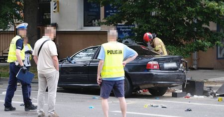 Sąd zdecydował o tymczasowym areszcie dla sprawcy wypadku na ul. Lipowej. Prokuratura bada, w jaki sposób 19-latek wszedł w posiadanie BMW