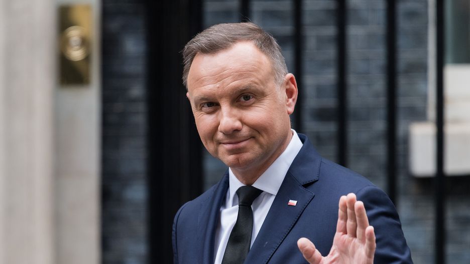 LONDON, UNITED KINGDOM - SEPTEMBER 18: Polish President Andrzej Duda arrives in Downing Street for a meeting with British Prime Minister Liz Truss ahead of the funeral of Queen Elizabeth II in London, United Kingdom on September 18, 2022. (Photo by Wiktor Szymanowicz/Anadolu Agency via Getty Images)