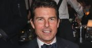 ODMIENIONY Tom Cruise szokuje na meczu baseballa. "CO MU SIĘ STAŁO Z TWARZĄ?" (FOTO)