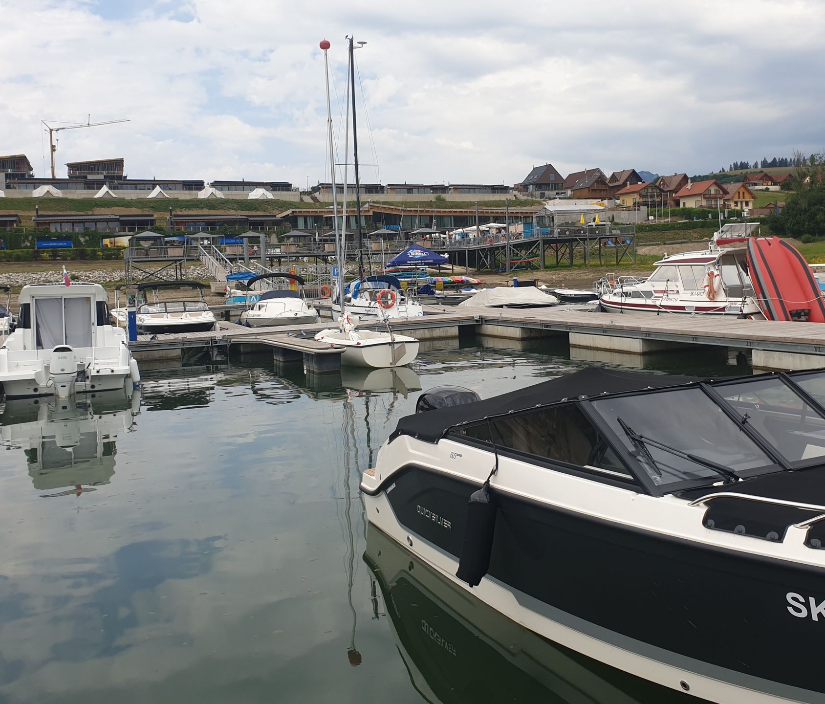 Port z którego można wybrać się na rejs po Liptovskiej Marze