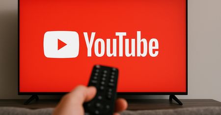 YouTube podnosi jakość starych filmów. AI skaluje materiały nawet do 1080p
