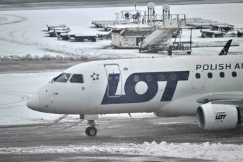 Lotnisko Chopina ostrzega przez utrudnieniami. Oto co czeka pasażerów
