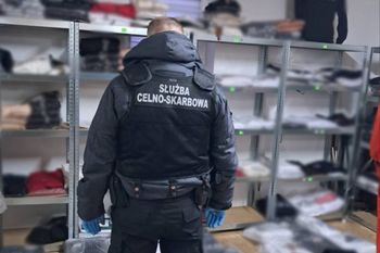 Skarbówka wpadła na posesję. Znalazła podróbki warte 5,3 mln zł