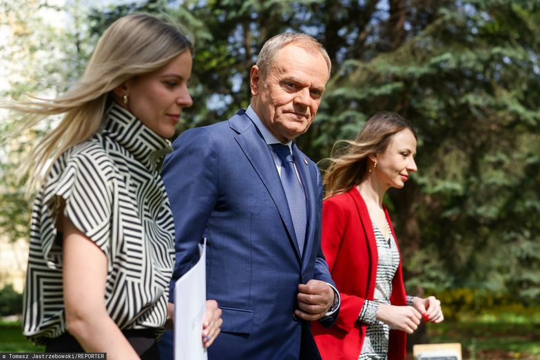 Donald Tusk sam sobie przeczy. I robi to w najgorszym momencie [OPINIA]