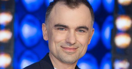 Wokalista "Twoja twarz brzmi znajomo" wyoutował się. Odpowiada politykom PiS