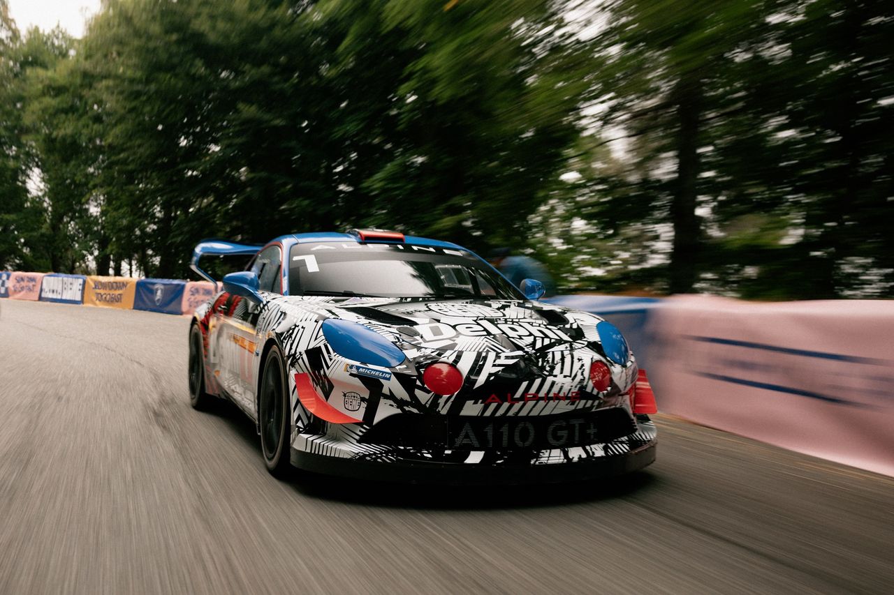 Pierwszy Delphi Art Car pokazany podczas wyścigu górskiego
