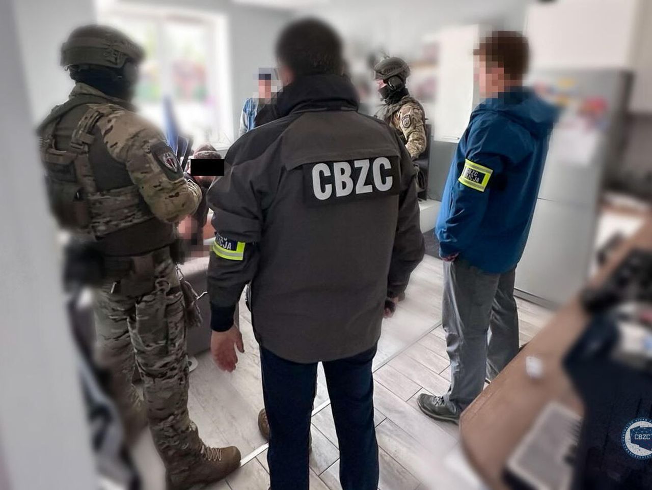 Katowice: Produkowali sterydy i handlowali nimi w Internecie