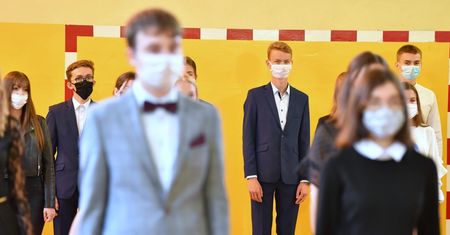 Szkoły zamknięte przez koronawirusa . Uczeń pierwszej klasy zakażony