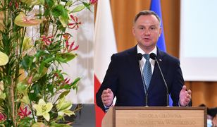 Andrzej Duda nagle zmienił wątek. Zaczął mówić o szczepieniach