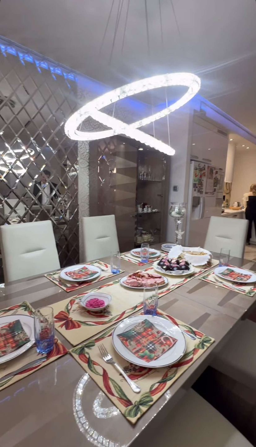 Olek Sikora zrelacjonował wizytę u Martyniuków w Grabówce