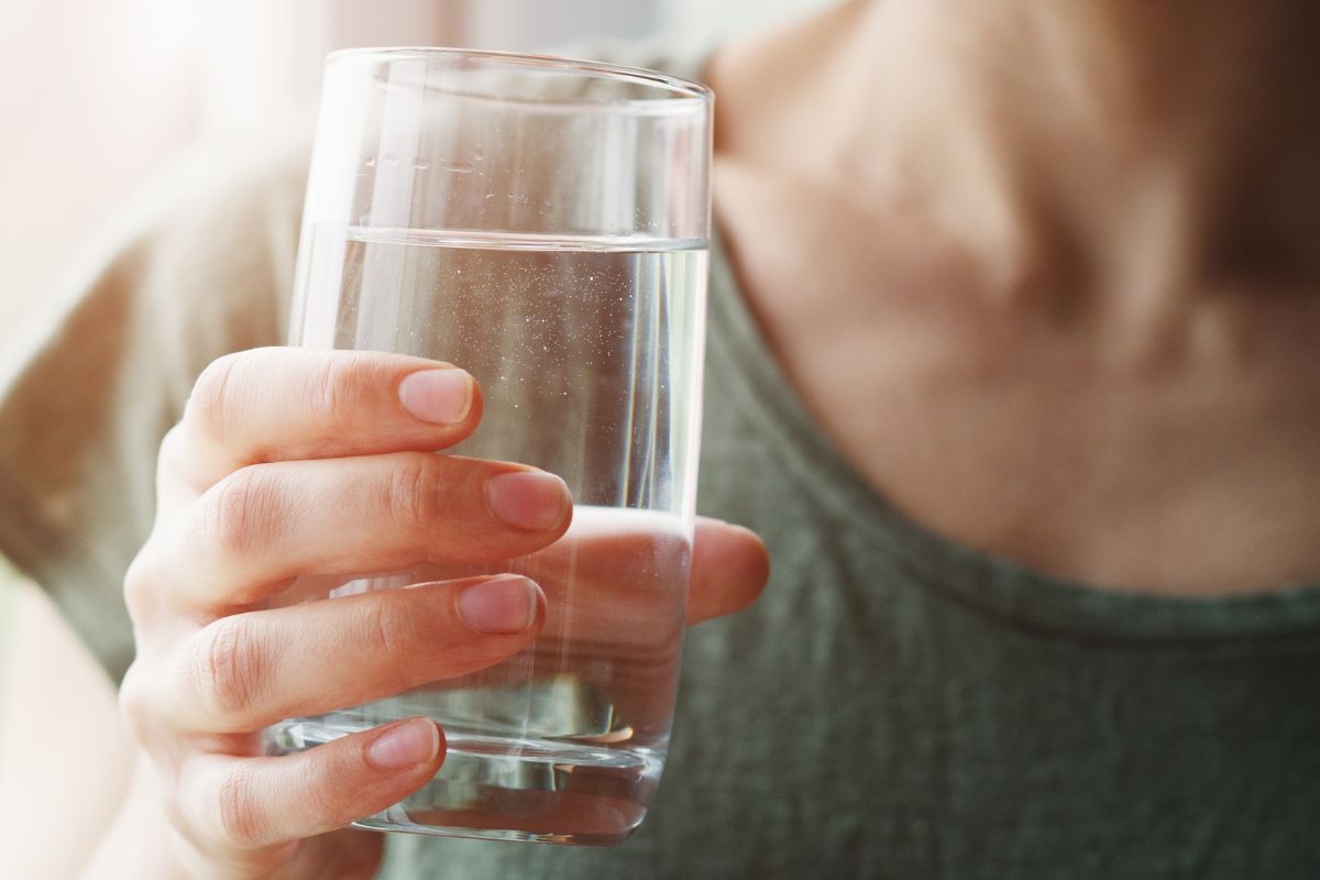 Która woda jest najlepsza do picia? Odpowiedź wcale nie jest taka oczywista