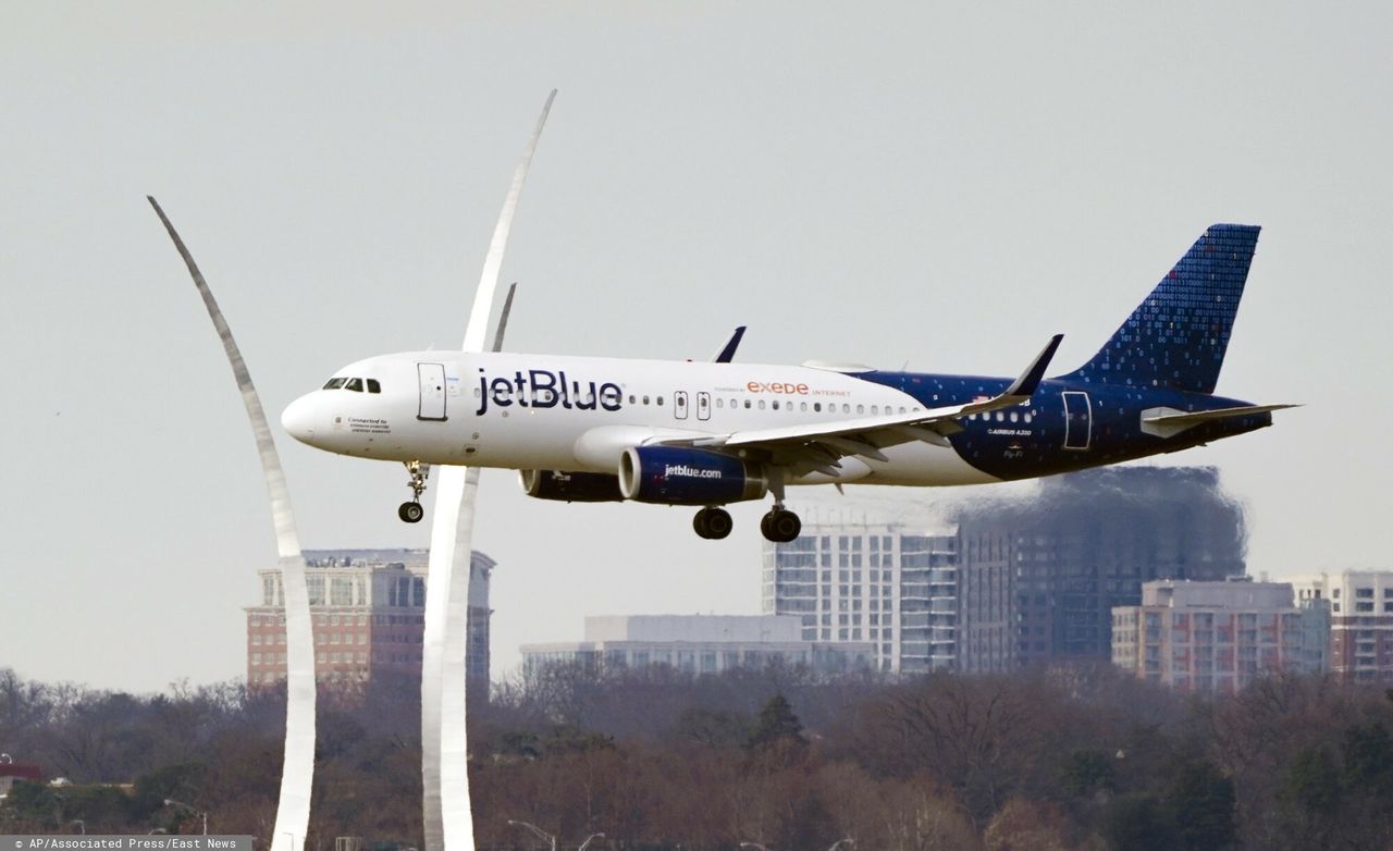 Samolot nagle zaczął tracić wysokość. Kilkoro rannych