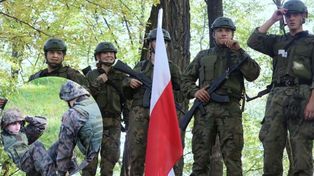 Oświęcim: Kadeci klas mundurowych walczyli o Puchar Szefa WCR Oświęcim. Liczyła się sprawność fizyczna, orientacja w terenie i celne oko