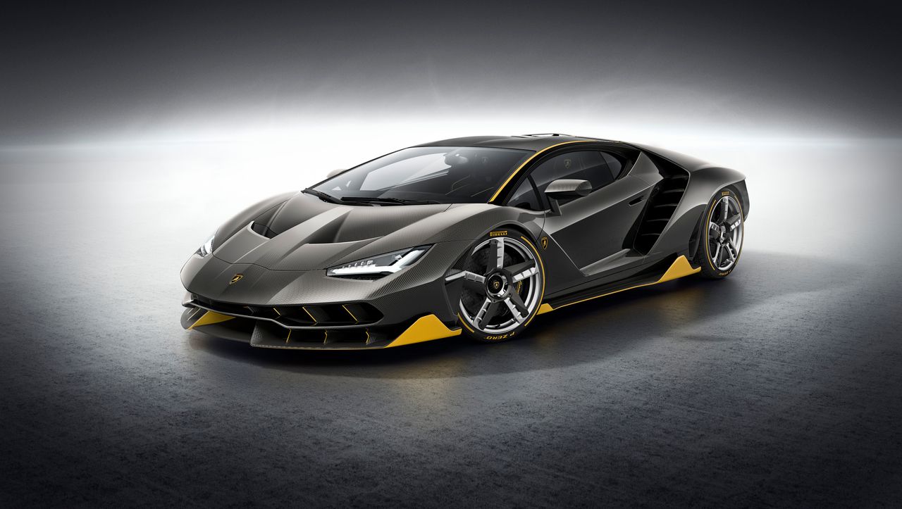 Kupujesz używane Lamborghini Centenario? Upewnij się, że ma poprawną naklejkę