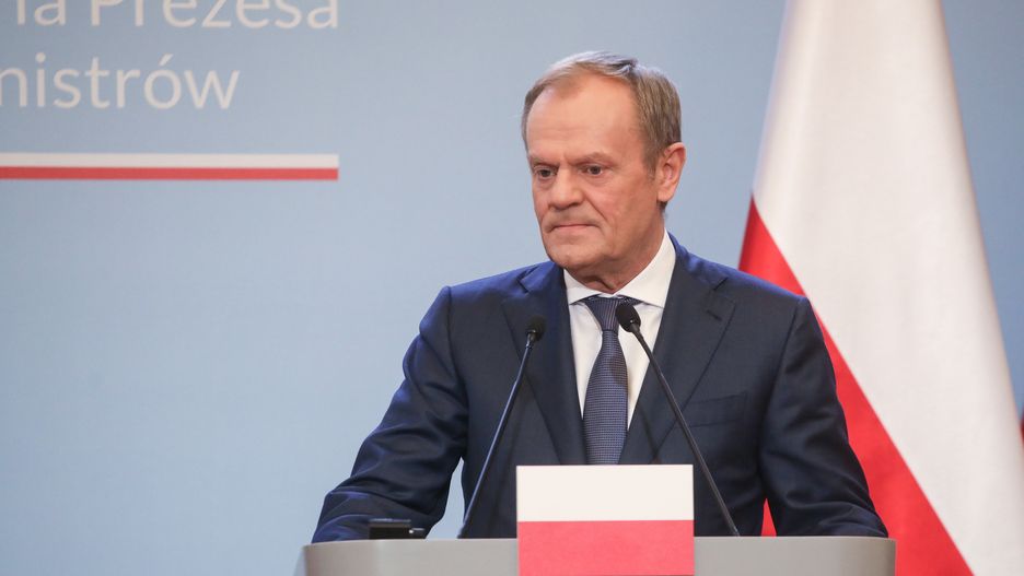 Warszawa, 28.02.2024. Premier RP Donald Tusk podczas wspólnej konferencji prasowej z premierem Norwegii Jonasem Gahrem Storem, po spotkaniu w KPRM w Warszawie, 28 bm. (mr) PAP/Albert Zawada