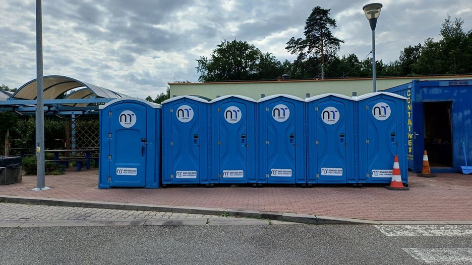 Kierowcy narzekają na toi-toie na śląskim odcinku autostrady A1. To kolejne wakacje bez toalet
