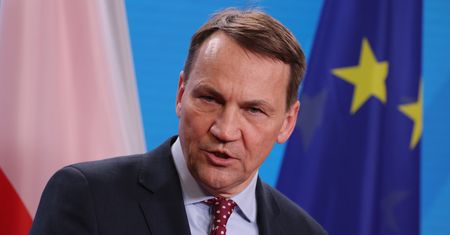 Sikorski zaskoczył słowami o wojsku. Na sali zapadła cisza