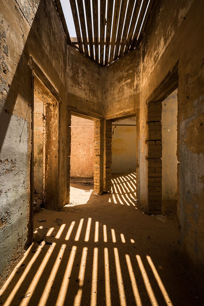 Miasto poszukiwaczy diamentów opanowane przez pustynię - niezwykły cykl zdjęć 7