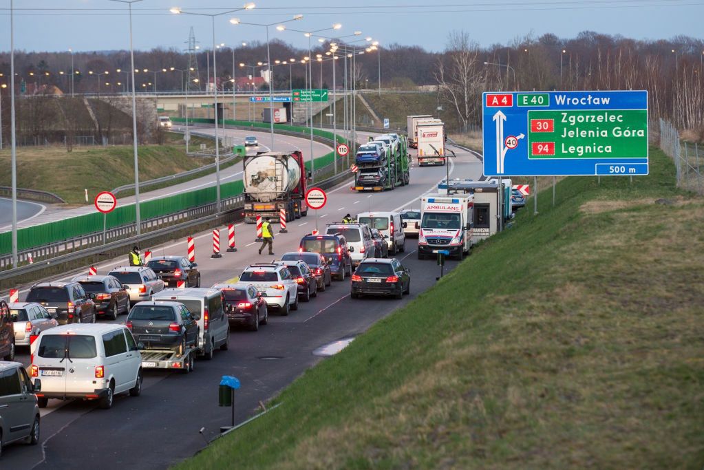 Wakacje 2020. Kiedy otwarcie granic? "Różne warianty są rozważane"