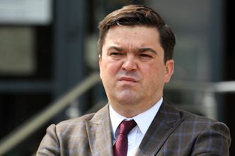 Lekarz zapytał o zarobki wiceministra. Rzecznik tłumaczy, czym jest pensja minimalna