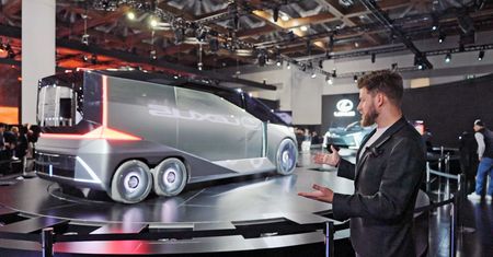 Koniec Lexusa LS sedan! Japończycy pokazali aż dwóch następców