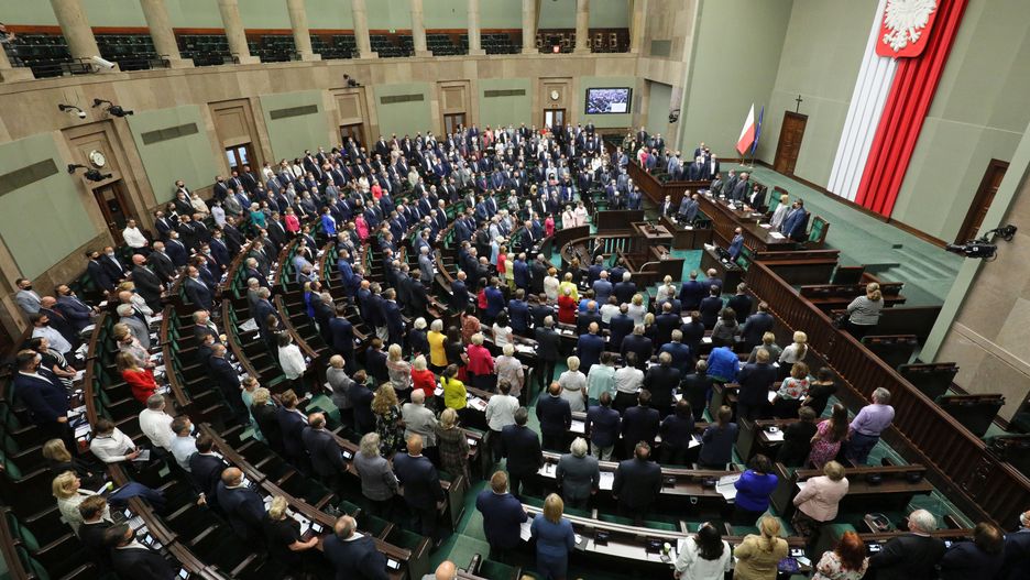 Warszawa, 24.06.2021. Posłowie na sali obrad Sejmu w Warszawie, 24 bm. Sejm przyjął uchwałę ws. uczczenia 65. rocznicy Powstania Poznańskiego - Czerwiec 1956. (aldg) PAP/Paweł Supernak